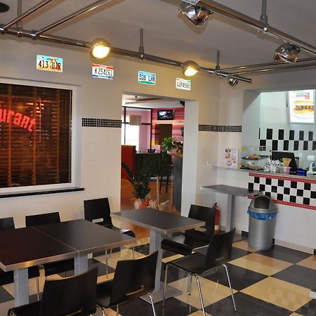 Hotel Orlik Płońsk Kültér fotó