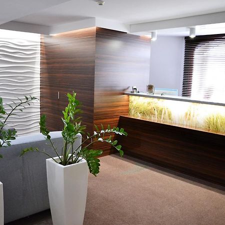 Hotel Orlik Płońsk Kültér fotó